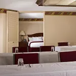 Doubletree By Hilton Airport