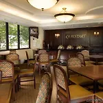 Hotel Drury & Airport