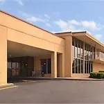 Super 8 Downtown Airport Hotel 2*
