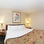 Super 8 By Wyndham Hermitage 2*