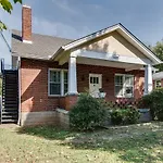 Franklin Ave Apartment