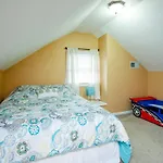 West Grove Ave House