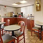 Days By Wyndham Airport East 2*
