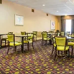Hotel Comfort Near Percy Priest