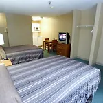 Hometowne By Red Roof - Airport/briley Pkwy Nashville