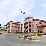 Days By Wyndham Airport East Hotel 2*