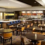 Courtyard By Marriott Airport Hotel