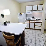 Extended America - - Airport - Music Hotel 2*