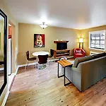 Landmark Mcmillin Court Apartment 4