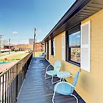 Landmark Mcmillin Court Apartment 10