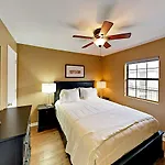 Landmark Mcmillin Court 15