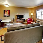 Landmark Mcmillin Court 12