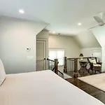 Walk-Friendly Germantown Guest House Apts