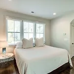 Walk-Friendly Germantown Guest House Apts