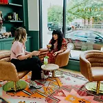 Vandyke Bed & Beverage