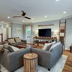 Potter Lane Home