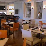 Radisson Airport