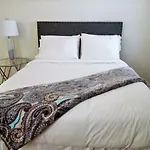 The Lee Aparthotel