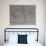 Aparthotel The Lee 2*