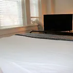 Aparthotel The Lee 2*
