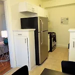 Aparthotel The Lee 2*