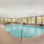 Hotel Radisson Airport 4*