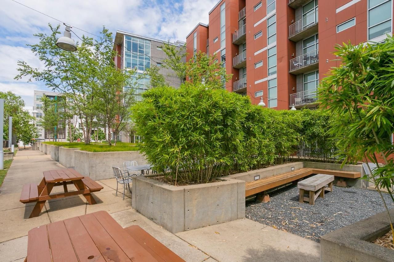 Unfurnished Amazing Layout W Balcony & Storage 30 Day Minimum *