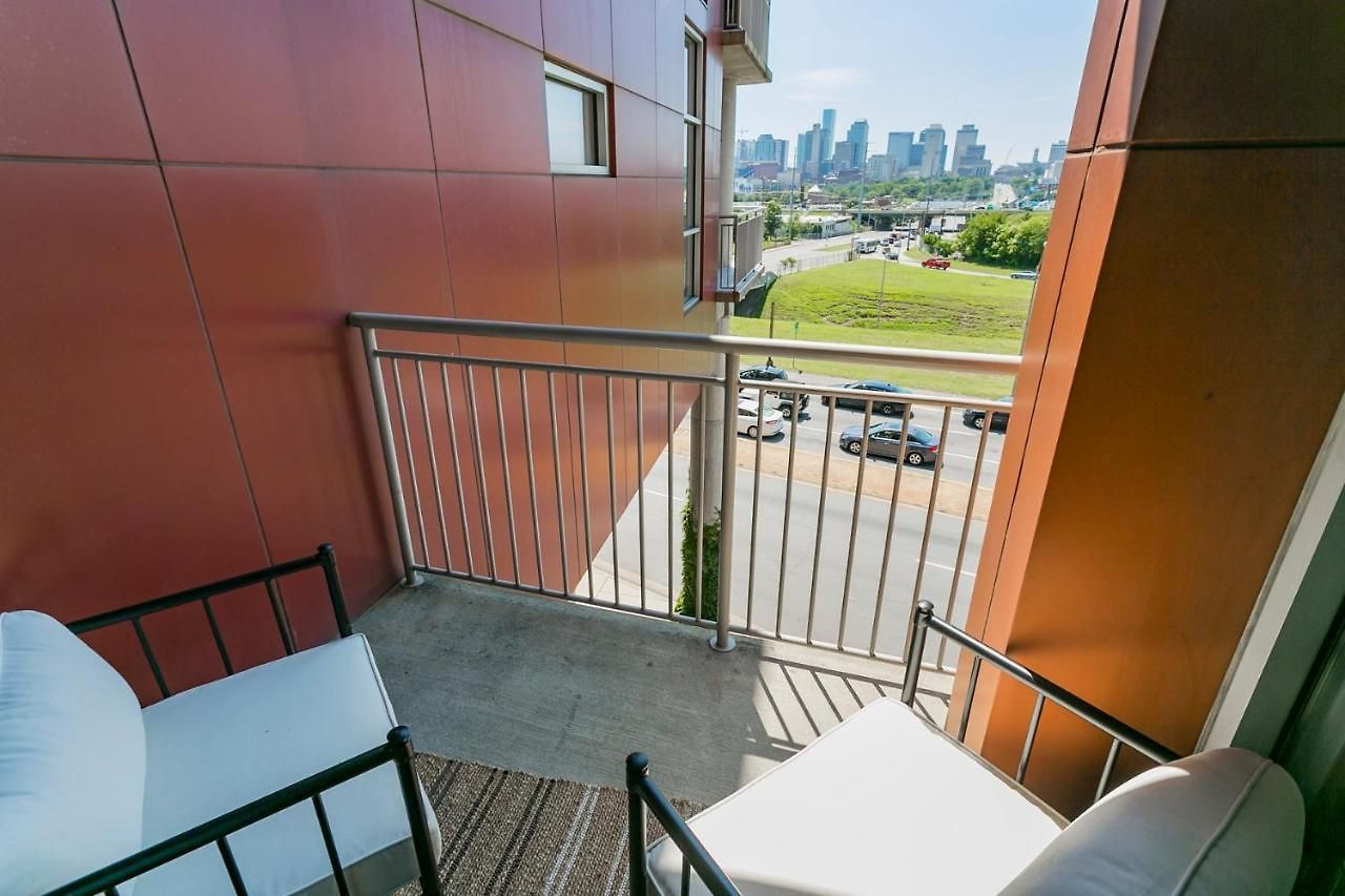 Mid Century Modern Downtown 30+ Night Min Holiday home