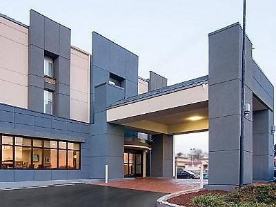Express & Nashville-i-40 & I-24 Hotel 3*