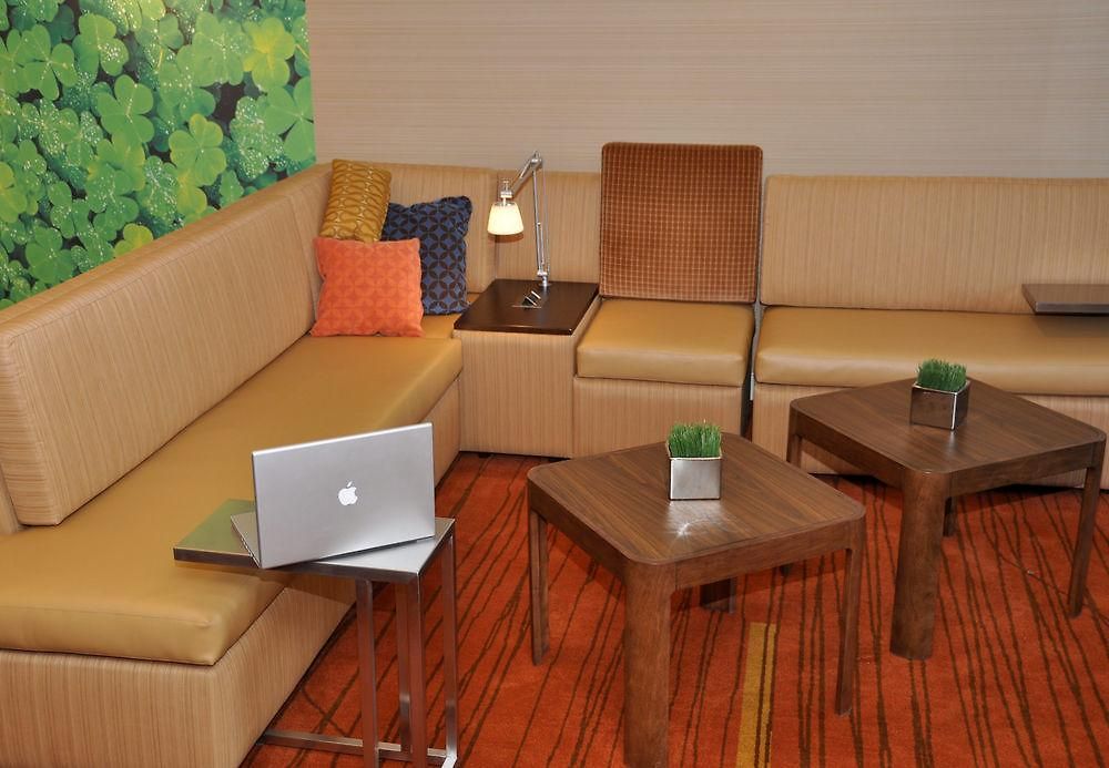 Courtyard By Marriott At Opryland 3*