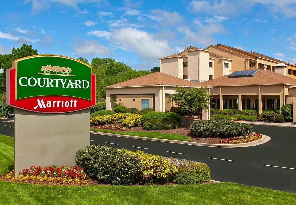 Courtyard By Marriott Airport Hotel 3*