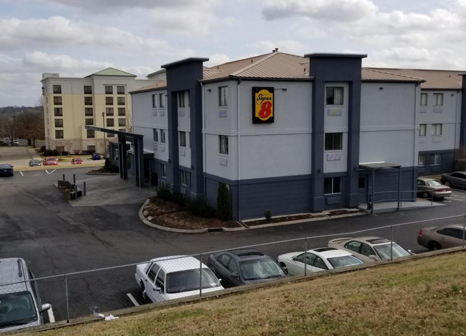 Hotel Luxe 2*
