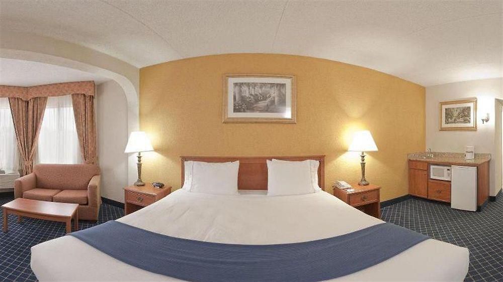 Hotel Express & Nashville-i-40 & I-24 Nashville