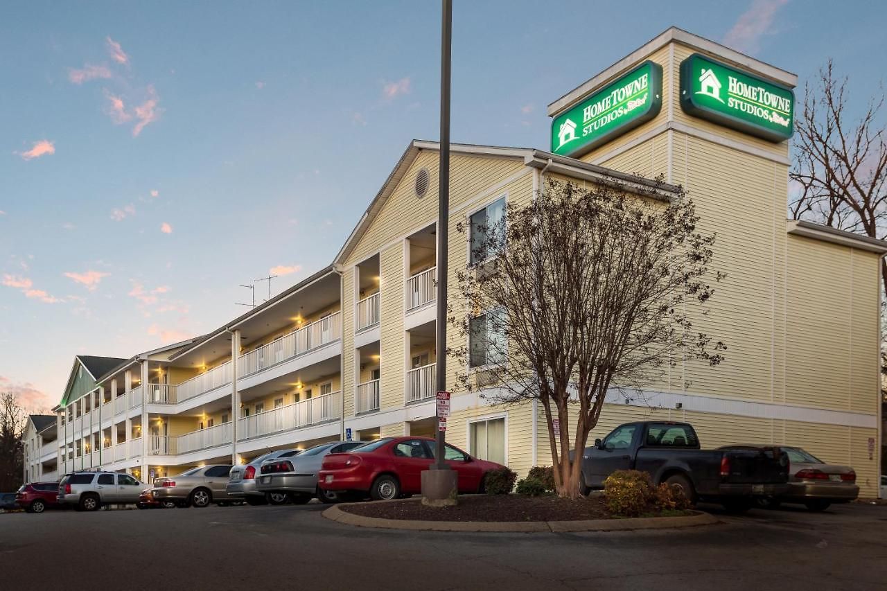 Hotel Hometowne By Red Roof - Airport/briley Pkwy