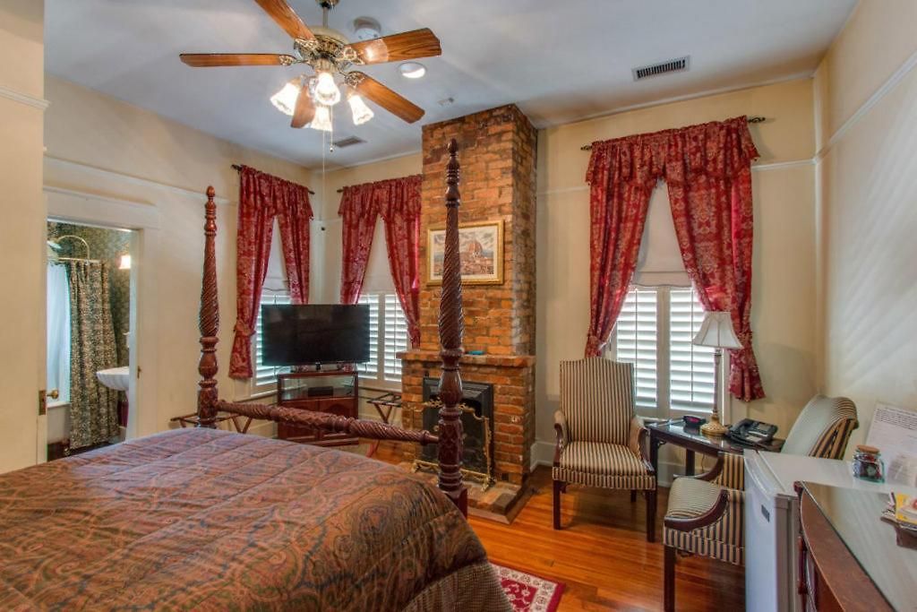 The Timothy Demonbreun House Bed & Breakfast Nashville
