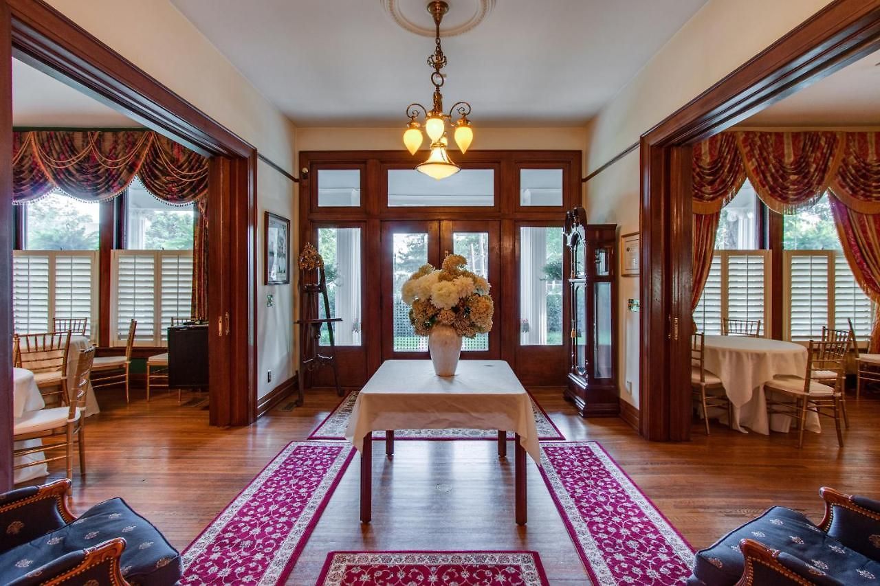 The Timothy Demonbreun House Bed & Breakfast *