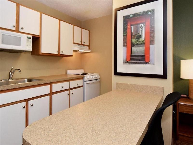 Hotel Homestay Suites 2*