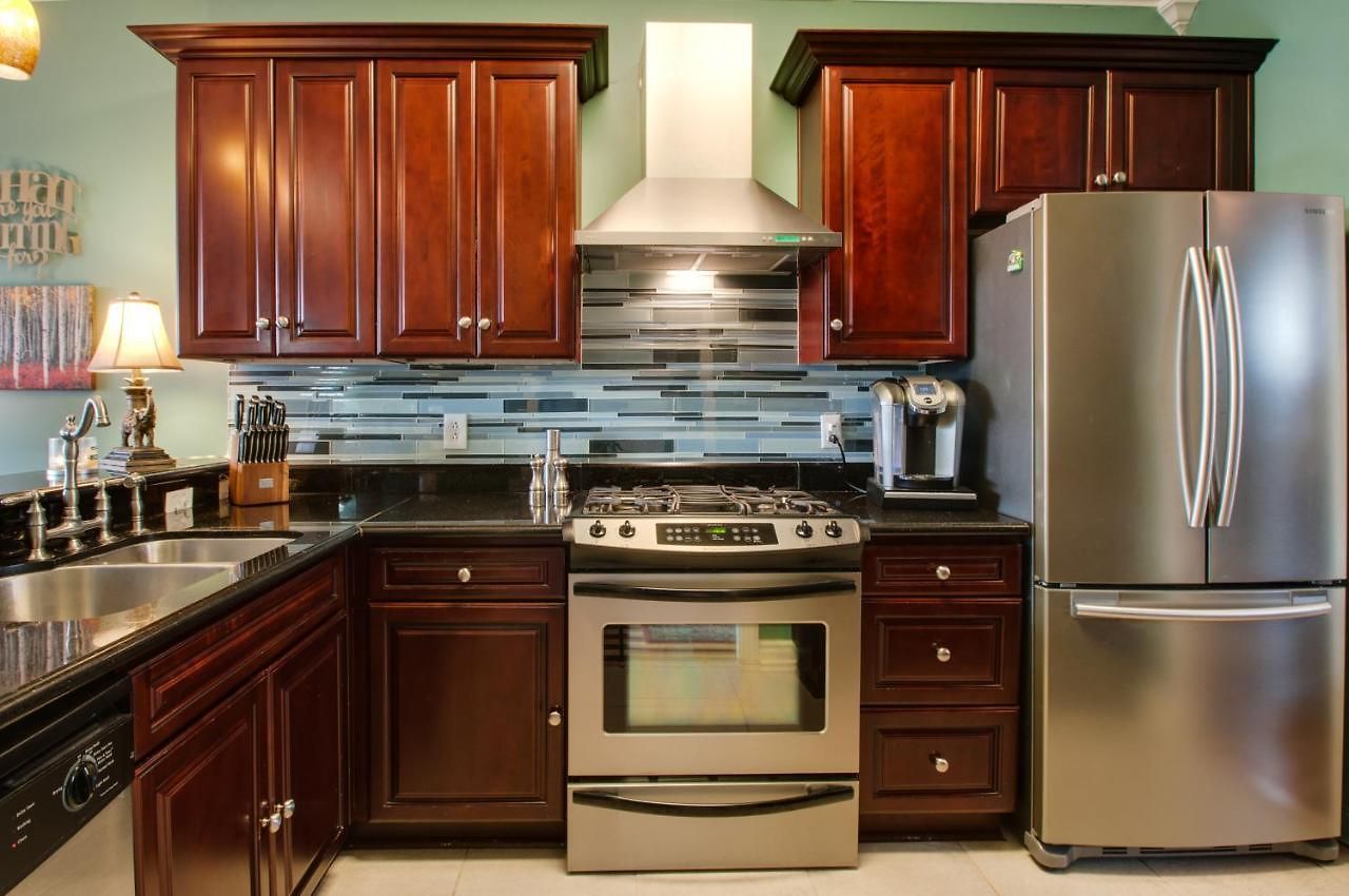 Vacation 5 Mins To Down Town 2 Bedrooms 2 Baths Garden Area Hot Tub Holiday home Nashville