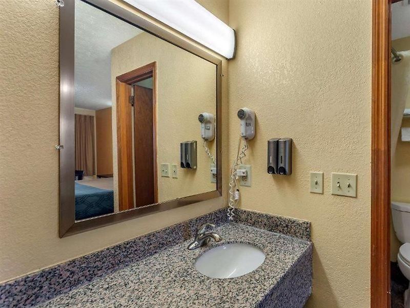 Econo North Motel