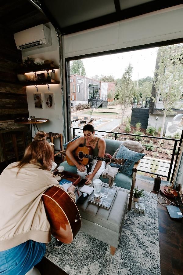Ironwood Grove, Tiny House Aparthotel 4*