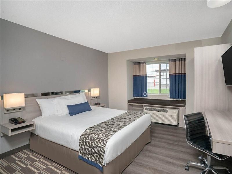Microtel & By Wyndham 2*