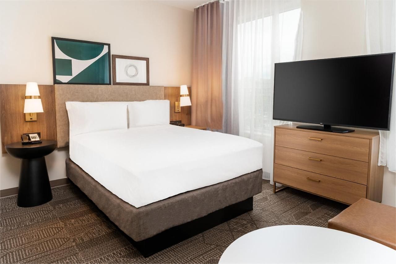 Staybridge - Vanderbilt Area By Ihg Hotel 3*