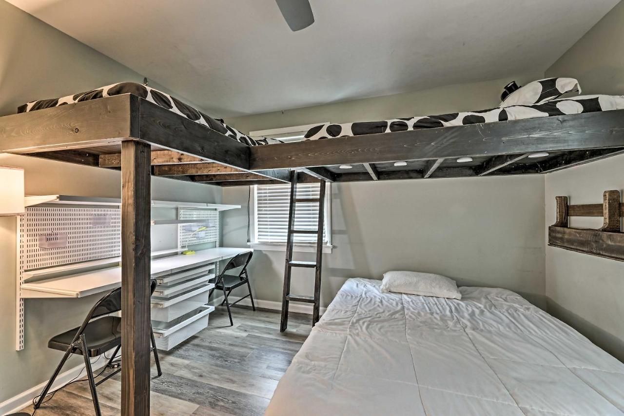 Holiday home Quiet Area W/ Pool - 15 Mi To Dtwn *