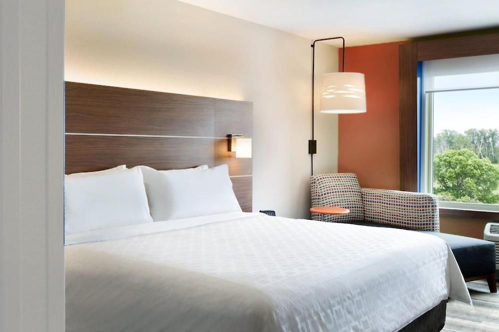 Hotel Express & - Metrocenter Downtown By Ihg 3*