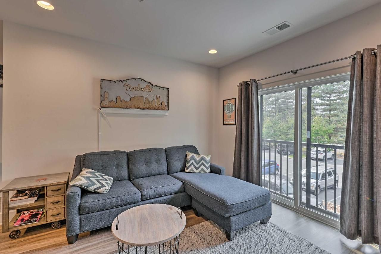 Holiday home Modern Condo: 7 Mi To Downtown! Nashville