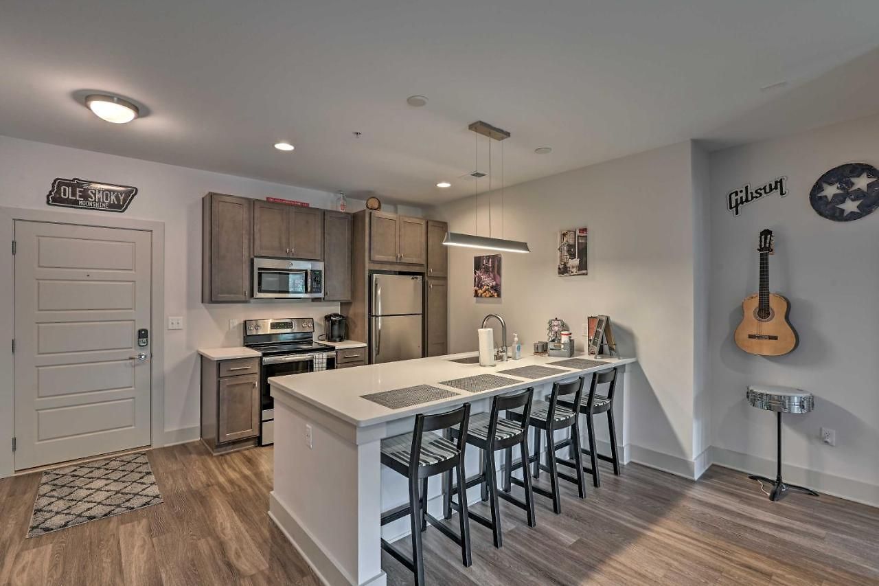 Modern Condo: 7 Mi To Downtown! Nashville