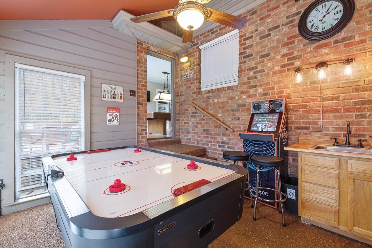 Brenda Lee History 4br Retreat Pool Hot Tub
