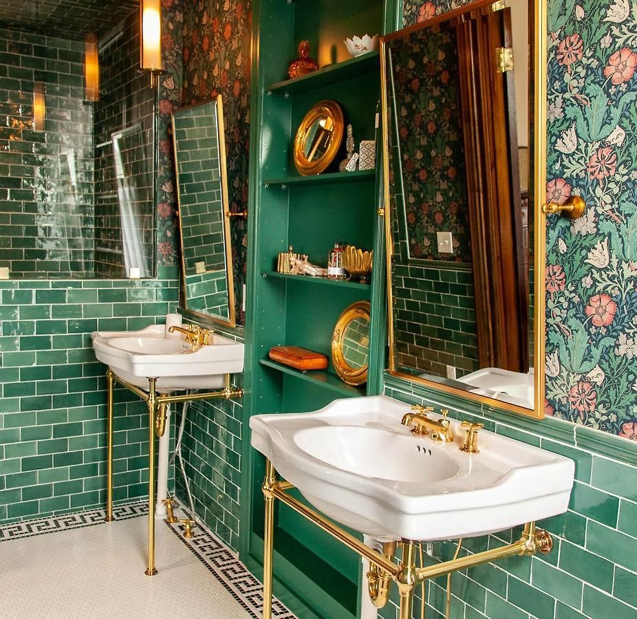 Lord & Liberty Hotel, Henrie House Guest house