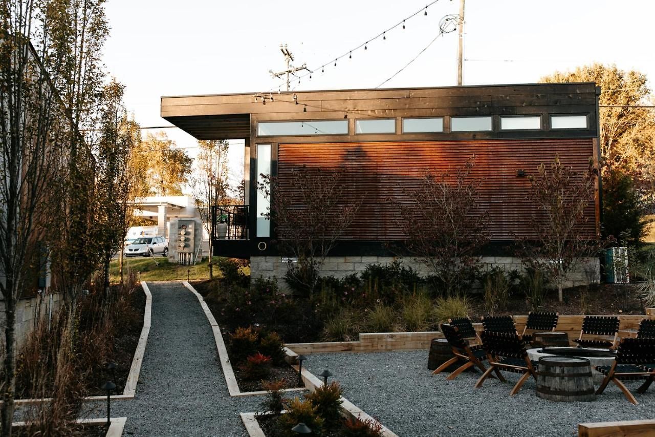 Ironwood Grove, Tiny House Aparthotel Nashville