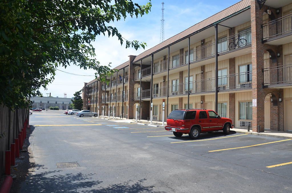 Hotel Knights - Downtown Nashville